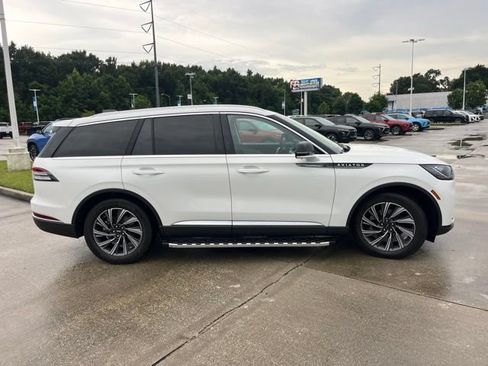 Used 2026 Lincoln Aviator 2WD image 9