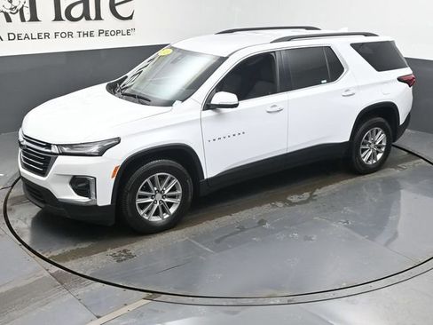 Used 2023 Chevrolet Traverse LT image 44