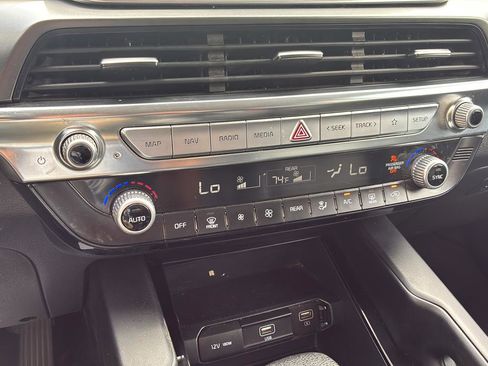 Used 2022 Kia Telluride LX image 29