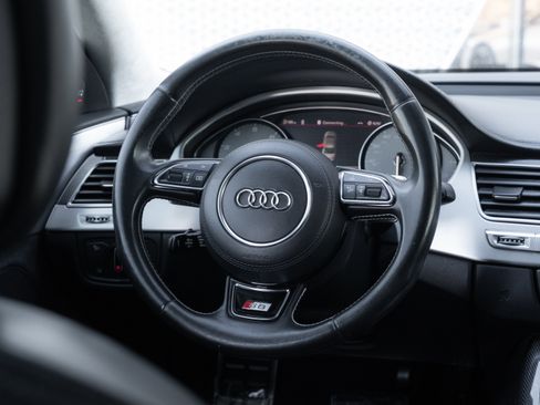 Used 2013 Audi S8 4.0T image 9