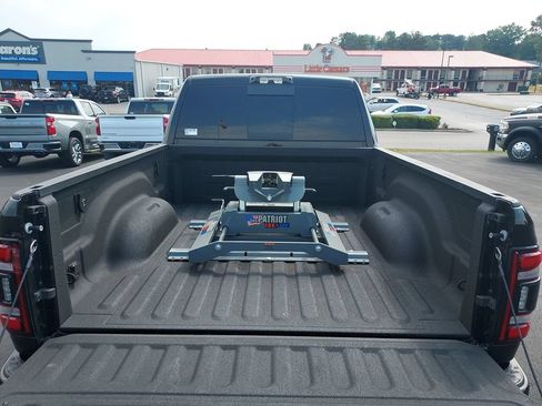Used 2024 RAM 2500 Laramie w/ Night Edition AWD/4WD image 9