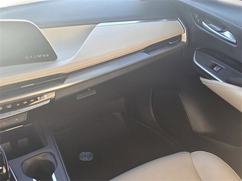 Used 2024 Cadillac XT4 Luxury image 19