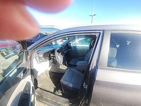 Certified 2021 Hyundai Tucson Sport image 6