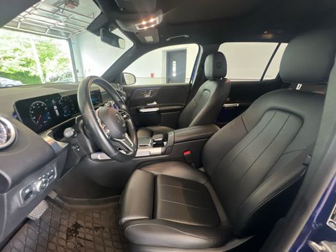 Used 2023 Mercedes-Benz GLB 250 4MATIC image 11