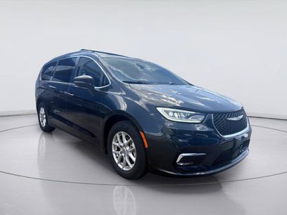 Used 2022 Chrysler Pacifica Touring-L