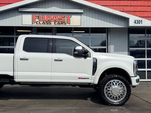 Used 2025 Ford F450 Platinum w/ Platinum Plus Package image 12