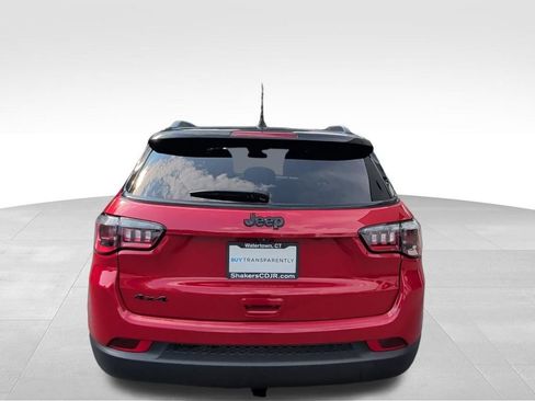 Used 2023 Jeep Compass Latitude w/ Sun and Sound Group AWD/4WD image 4