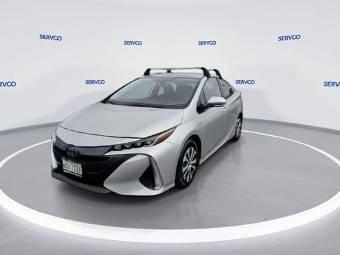 Used 2020 Toyota Prius Prime LE image 4