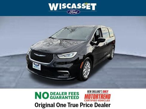 Used 2024 Chrysler Pacifica Touring-L image 16