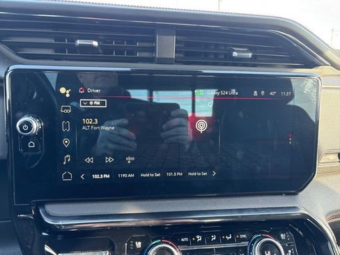 Used 2023 GMC Sierra 1500 AT4 w/ AT4 Preferred Package image 12