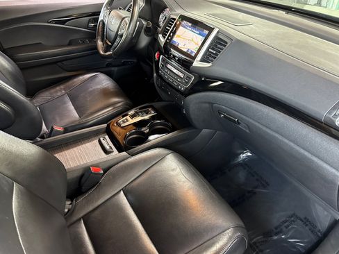 Used 2016 Honda Pilot Touring image 35