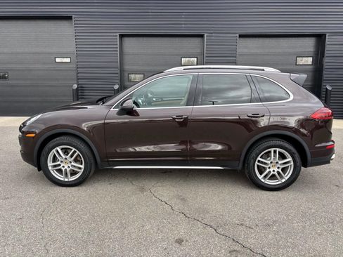 Used 2017 Porsche Cayenne image 7