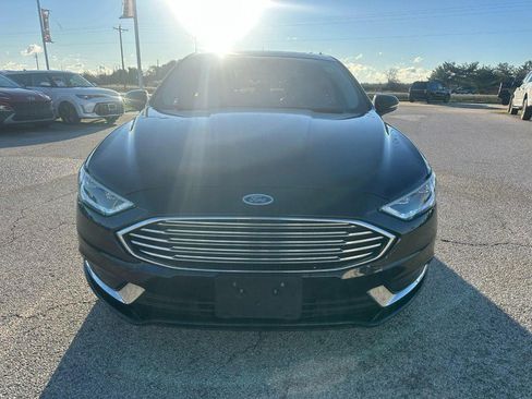 Used 2018 Ford Fusion SE w/ Fusion SE Technology Package image 8