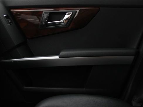 Used 2011 Mercedes-Benz GLK 350 4MATIC image 31