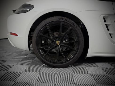 New 2025 Porsche 718 Cayman image 17