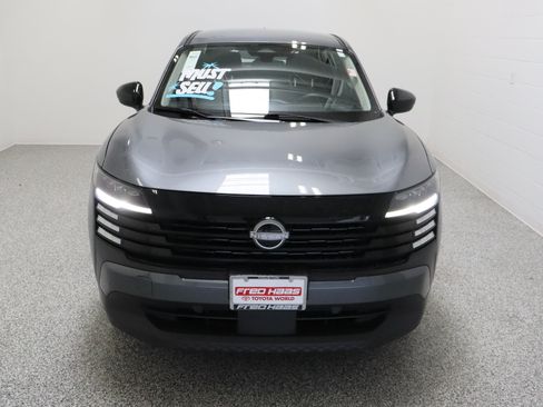 Used 2025 Nissan Kicks S FWD image 3