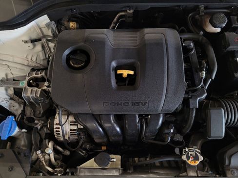 Used 2020 Hyundai Elantra SE FWD image 30