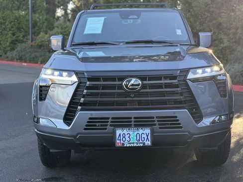 Used 2024 Lexus GX 550 image 2