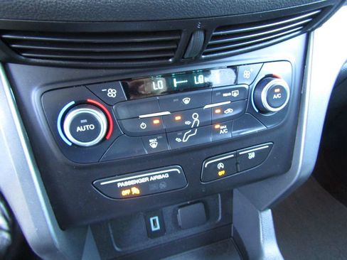 Used 2017 Ford Escape SE AWD/4WD image 18
