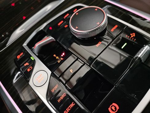 Certified 2024 BMW X5 xDrive50e w/ Premium Package image 26