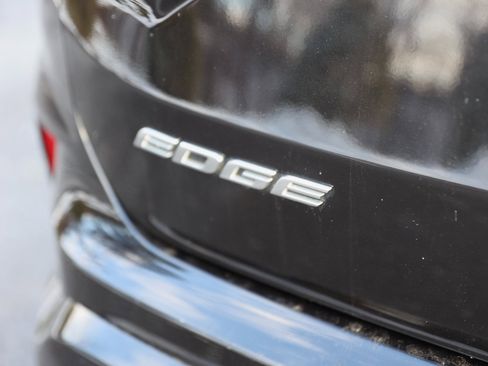 Used 2019 Ford Edge ST w/ Convenience Package image 9