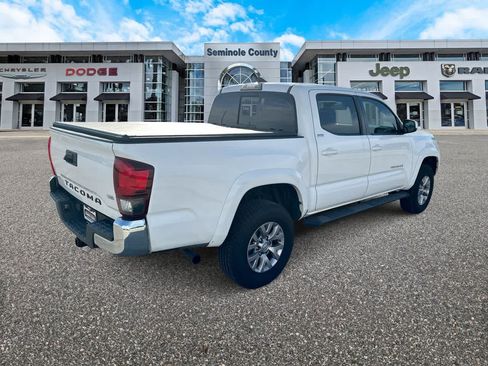 Used 2019 Toyota Tacoma SR5 RWD image 8