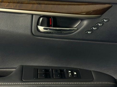 Used 2014 Lexus ES 350 w/ Luxury Package FWD image 15