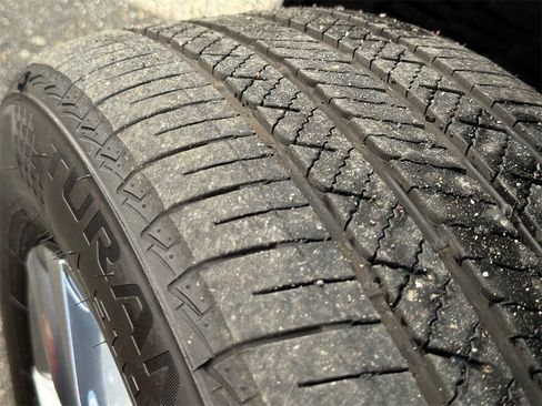 Certified 2025 Toyota Sienna Limited image 28