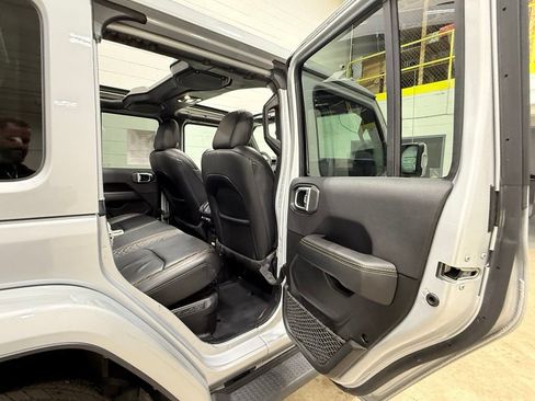 Used 2023 Jeep Wrangler Unlimited Sahara AWD/4WD image 50