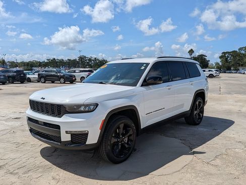 Used 2025 Jeep Grand Cherokee L Limited w/ Black Appearance Package RWD image 4