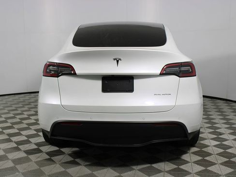 Used 2021 Tesla Model Y Long Range image 33