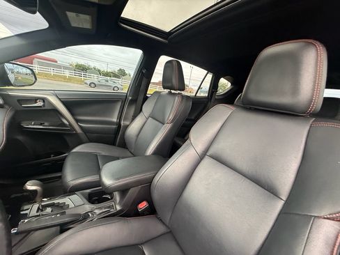 Used 2018 Toyota RAV4 SE w/ Power Extra Value Package AWD/4WD image 13