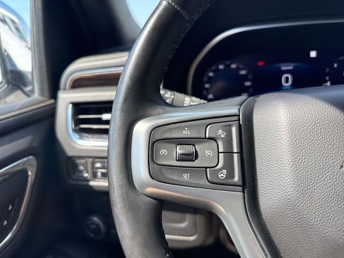 Used 2023 Chevrolet Suburban Premier image 17