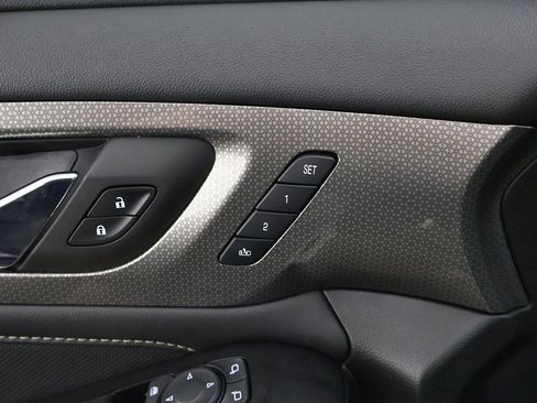Used 2023 Chevrolet Traverse Premier AWD/4WD image 42