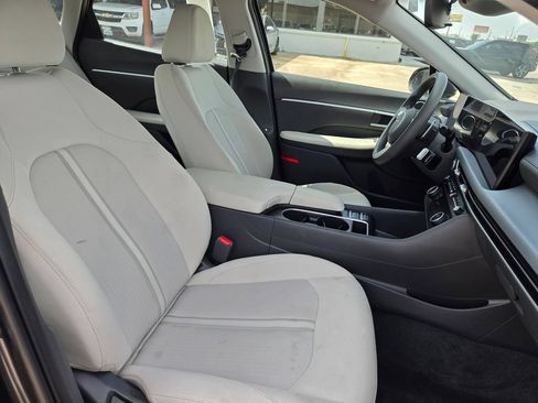 Used 2025 Hyundai Sonata SEL FWD image 29