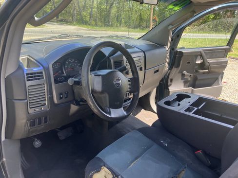 Used 2005 Nissan Titan XE AWD/4WD image 24