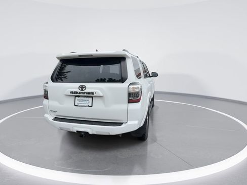 Used 2019 Toyota 4Runner SR5 AWD/4WD image 8