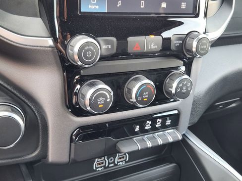New 2026 RAM 1500 Express AWD/4WD image 16
