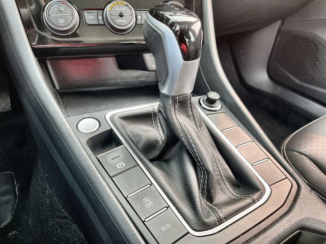 Used 2024 Volkswagen Jetta SE FWD image 23