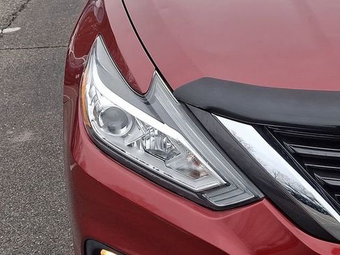 Used 2016 Nissan Altima 2.5 SV image 9