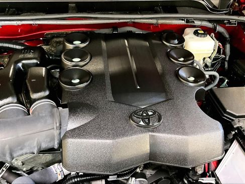 Certified 2024 Toyota 4Runner SR5 Premium image 35