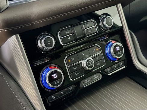 Used 2021 GMC Yukon Denali w/ Denali Premium Package image 15