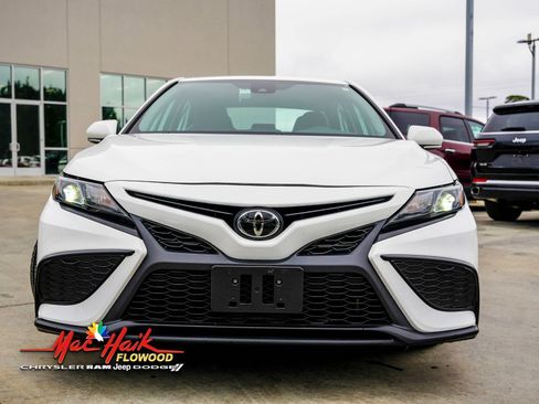 Used 2023 Toyota Camry SE image 12