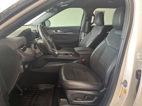 Used 2025 Ford Explorer ST RWD image 14