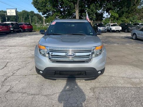 Used 2011 Ford Explorer XLT w/ 201A Rapid Spec Order Code FWD image 2
