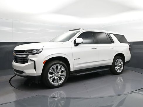 Used 2022 Chevrolet Tahoe LT w/ LT Signature Package AWD/4WD image 3