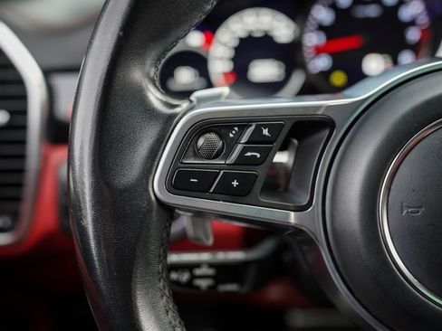 Used 2021 Porsche Cayenne S image 28