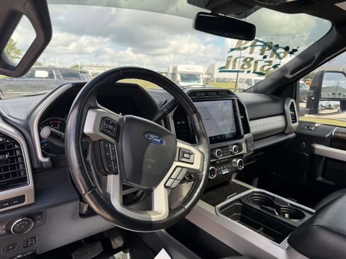 Used 2022 Ford F250 Lariat w/ Lariat Ultimate Package AWD/4WD image 13
