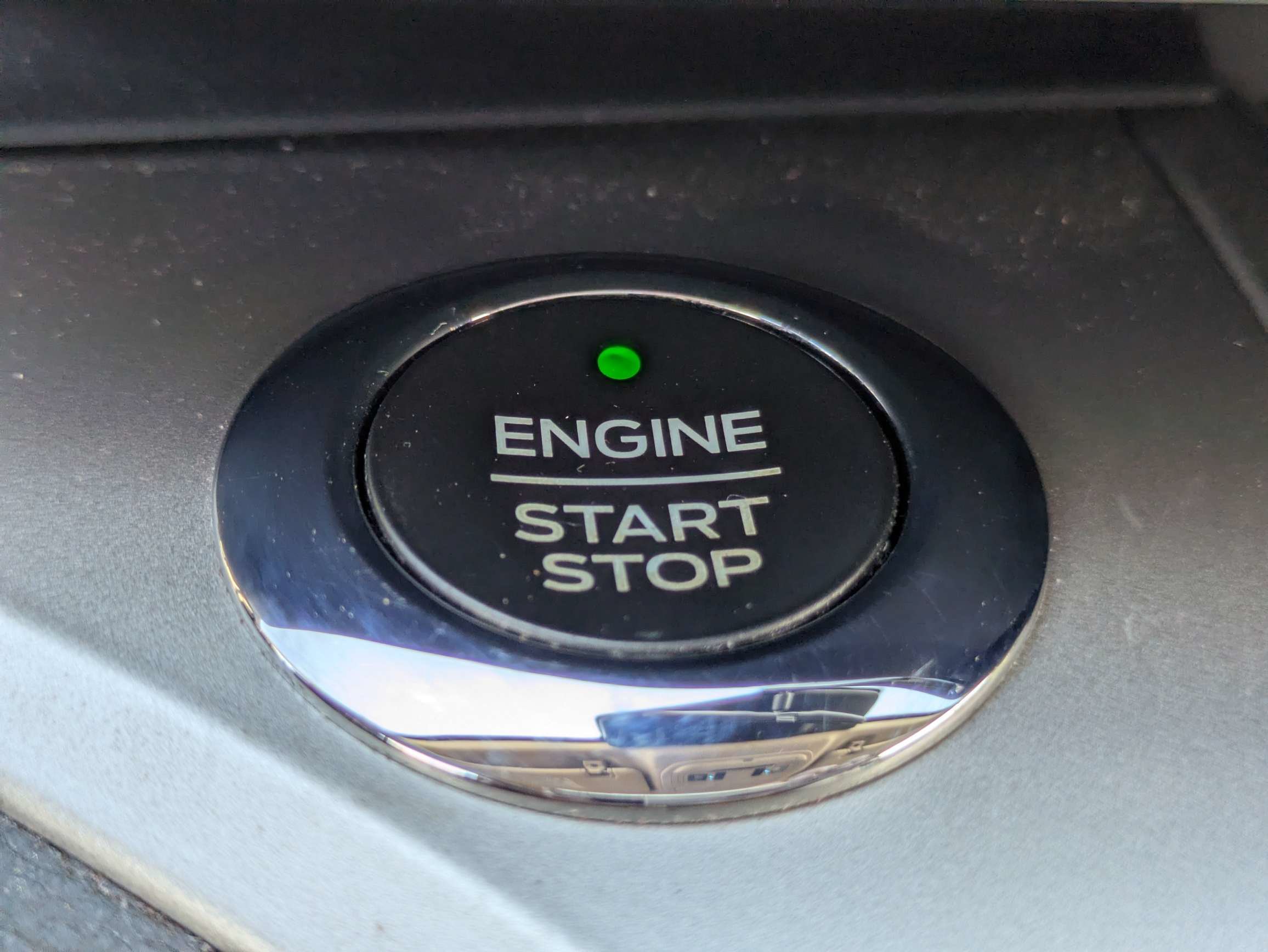 Used 2021 Ford Explorer XLT w/ Equipment Group 202A RWD image 24