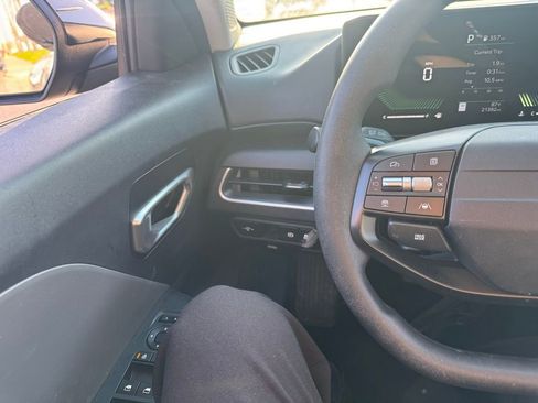 Used 2025 Kia K4 LXS image 6